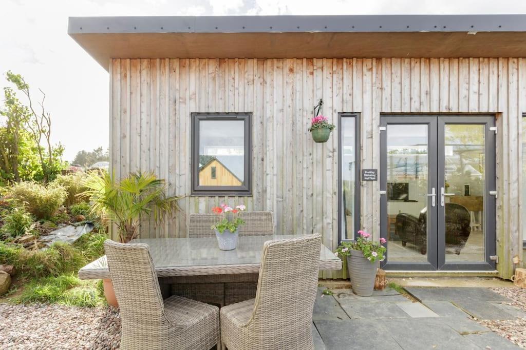 Cosy And Modern 1 Bedroom Garden House - Very Dog Friendly! Tarves Dış mekan fotoğraf