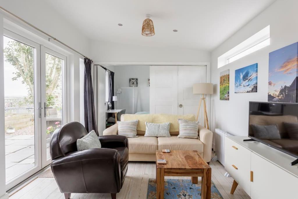 Cosy And Modern 1 Bedroom Garden House - Very Dog Friendly! Tarves Dış mekan fotoğraf